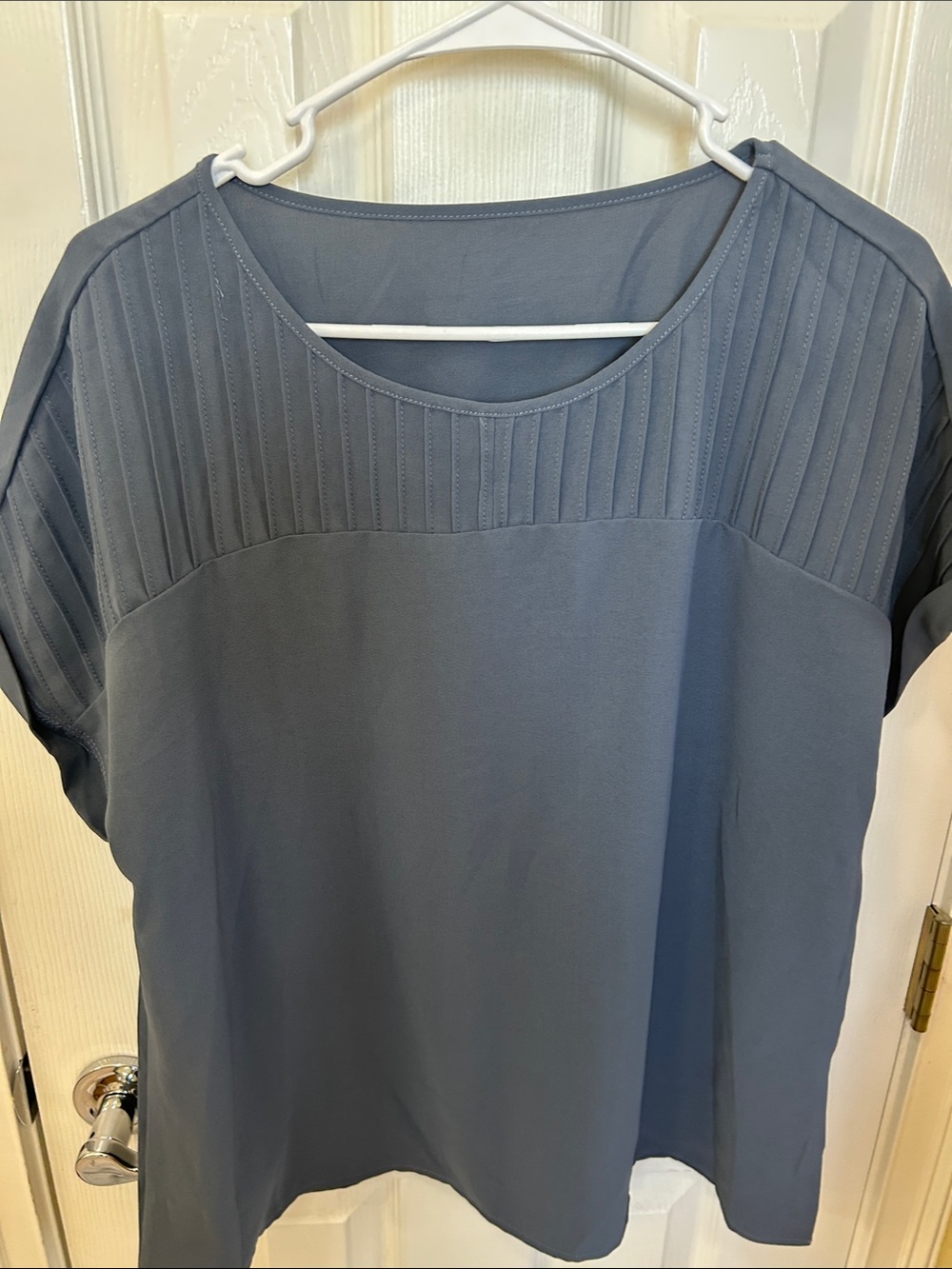 SHEIN Slate Blue Short Sleeve Pintuck Yoke Tunic